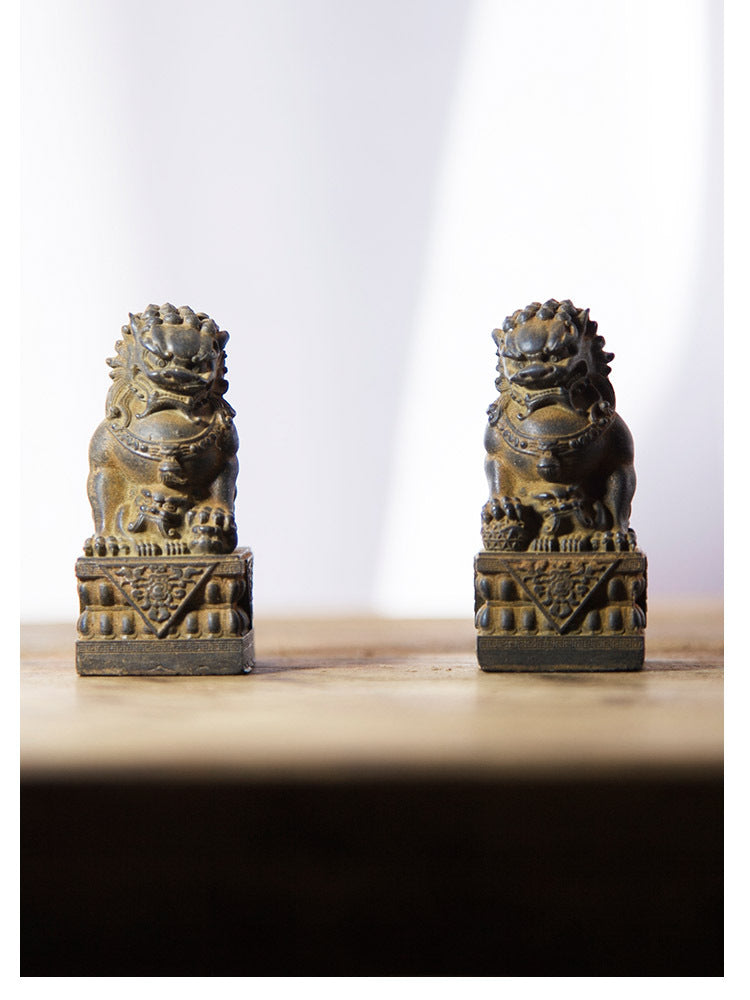 Tea Table Guardian Stone Lion - 11.5 cm - Lion - Natural Rust
