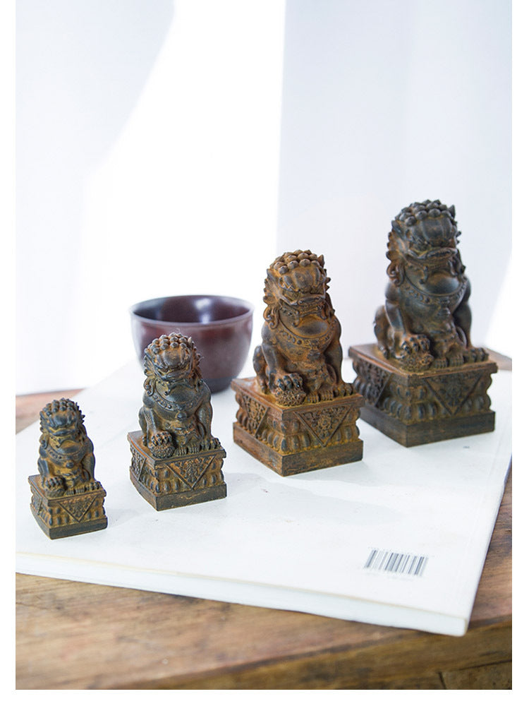 Tea Table Guardian Stone Lion - 11.5 cm - Lioness - Natural Rust